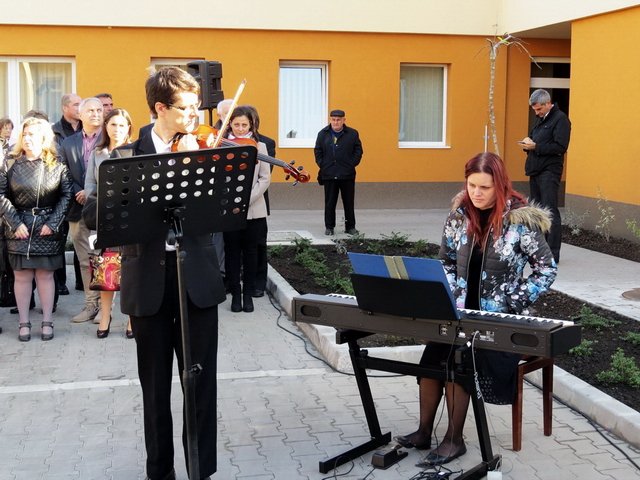 Átadták a felújított felnőtt háziorvosi rendelőt 02